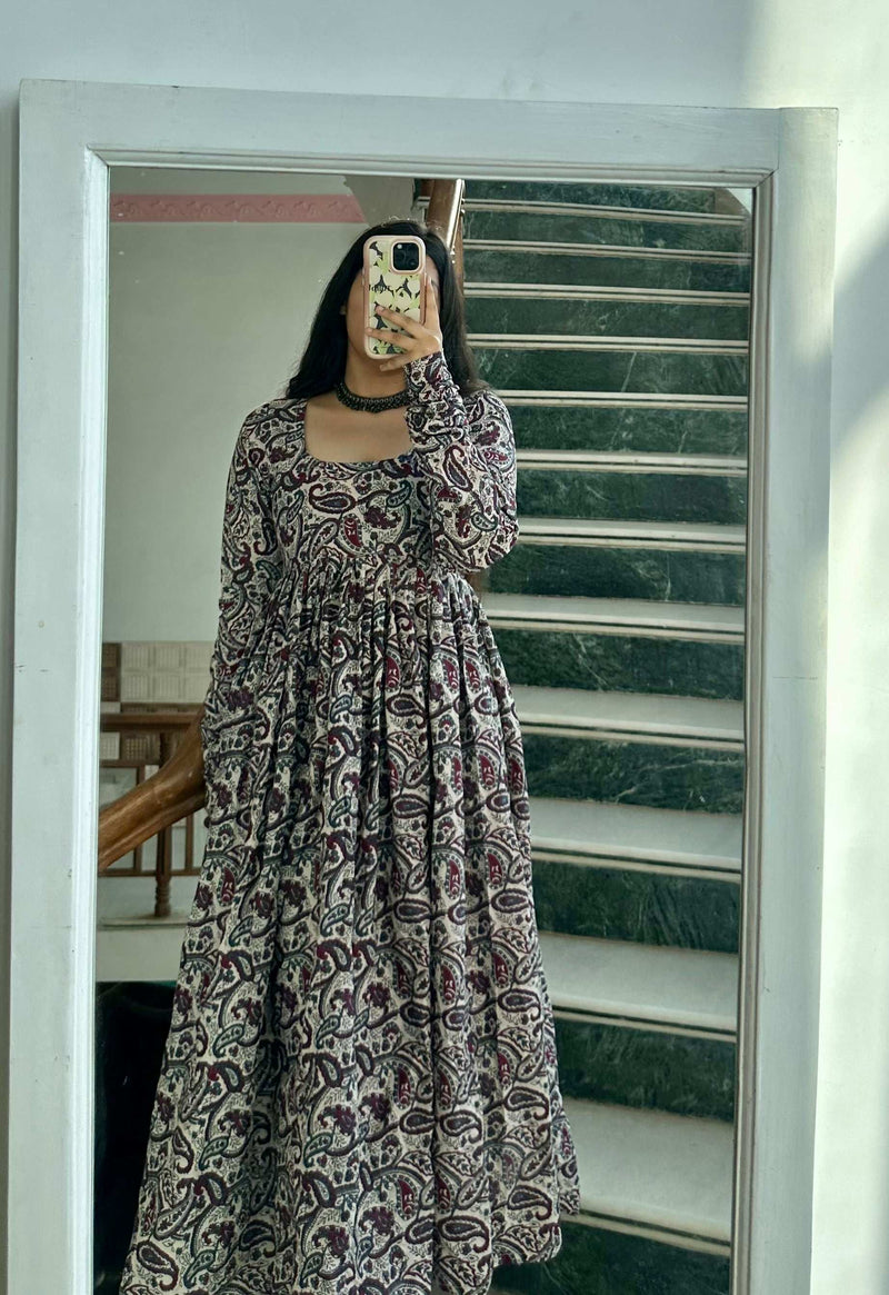 Iqra Paisley Kameez