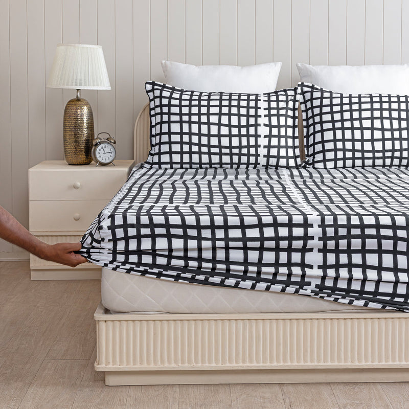 Fitted bedsheet