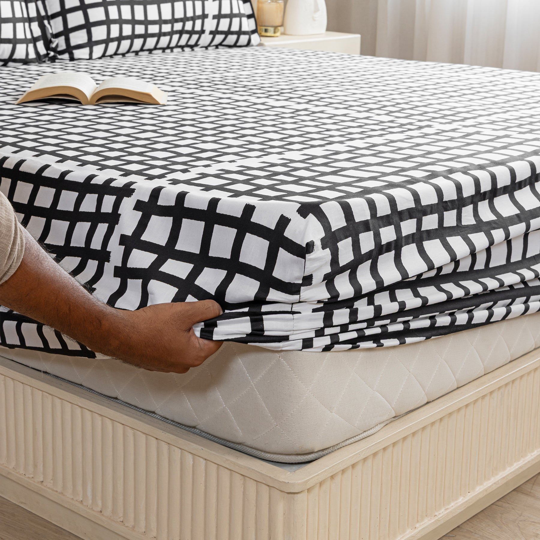 Fitted bedsheet