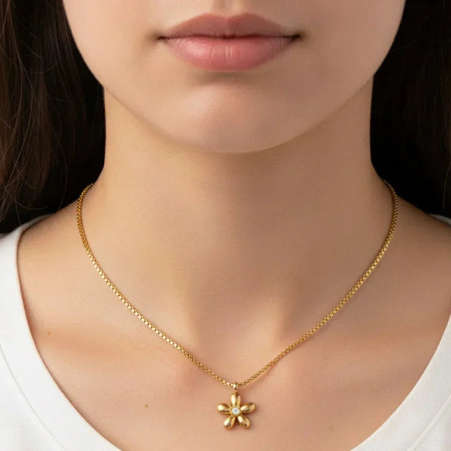 Diatoms Floral Shaped Necklace