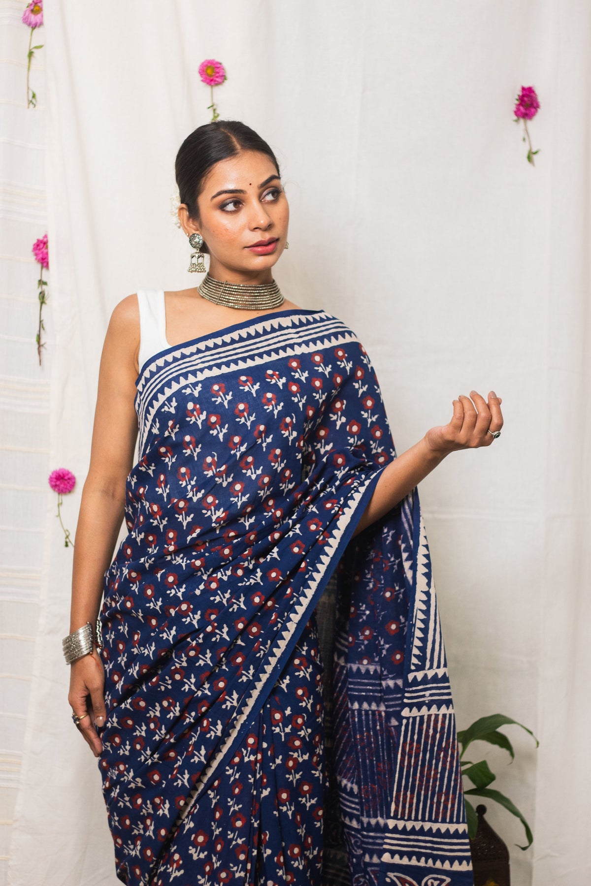 Cotton Mul Bagru Saree Indigo Ruby Bloom-6