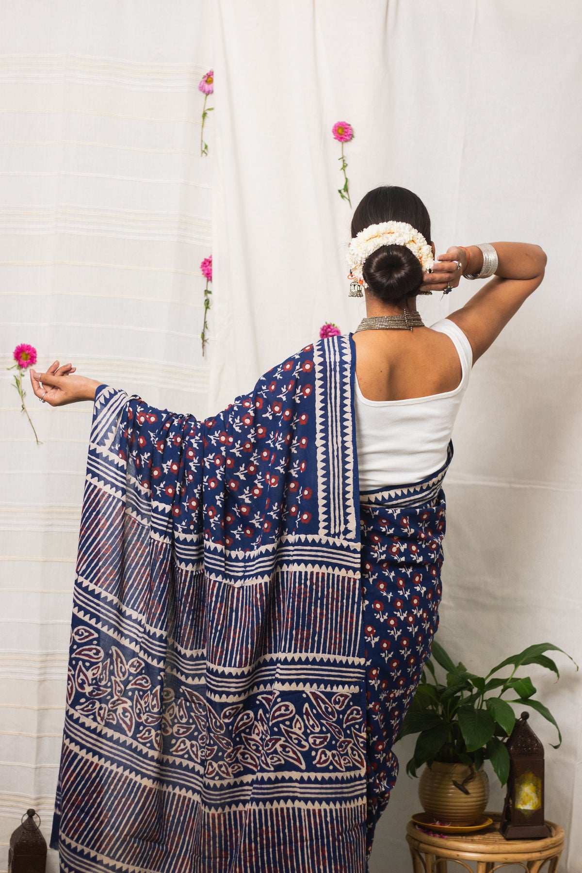 Cotton Mul Bagru Saree Indigo Ruby Bloom-4