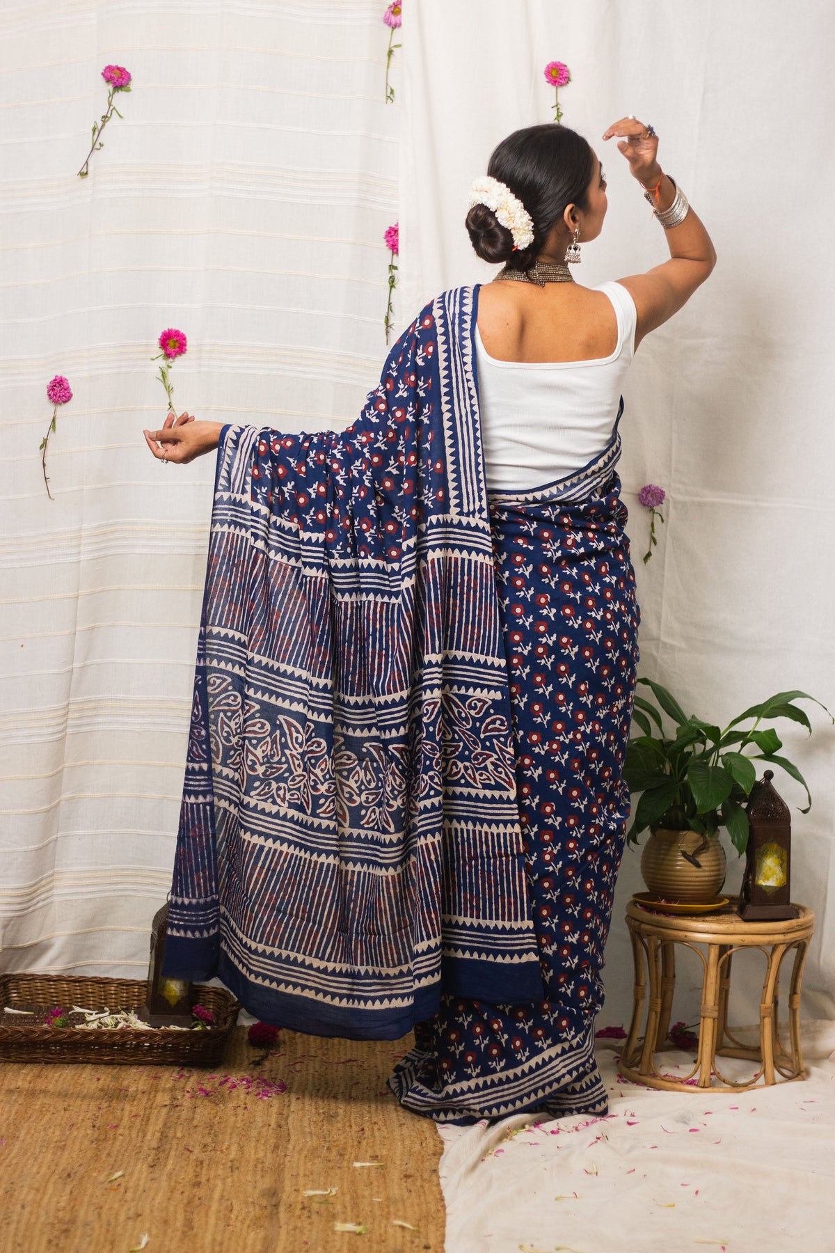 Cotton Mul Bagru Saree Indigo Ruby Bloom-5