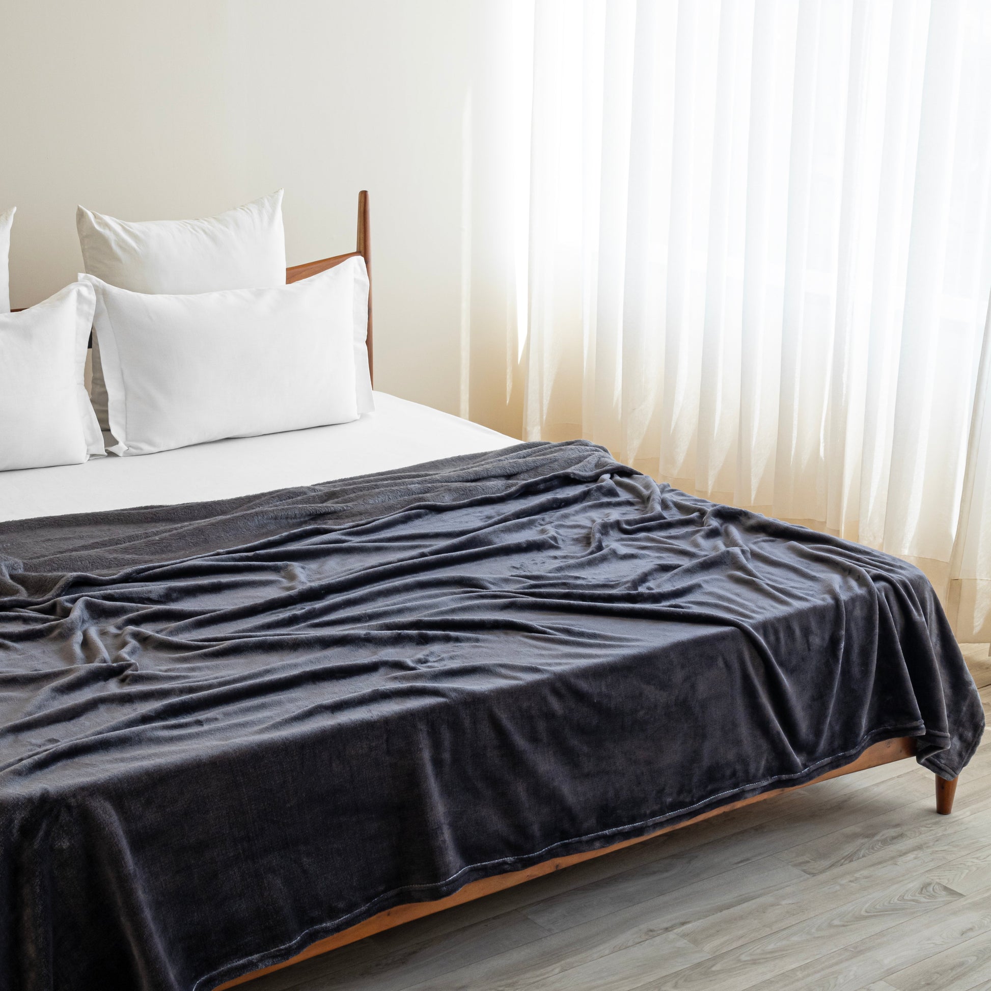 Fort Mellow - Plush Blanket (Storm Grey)-2
