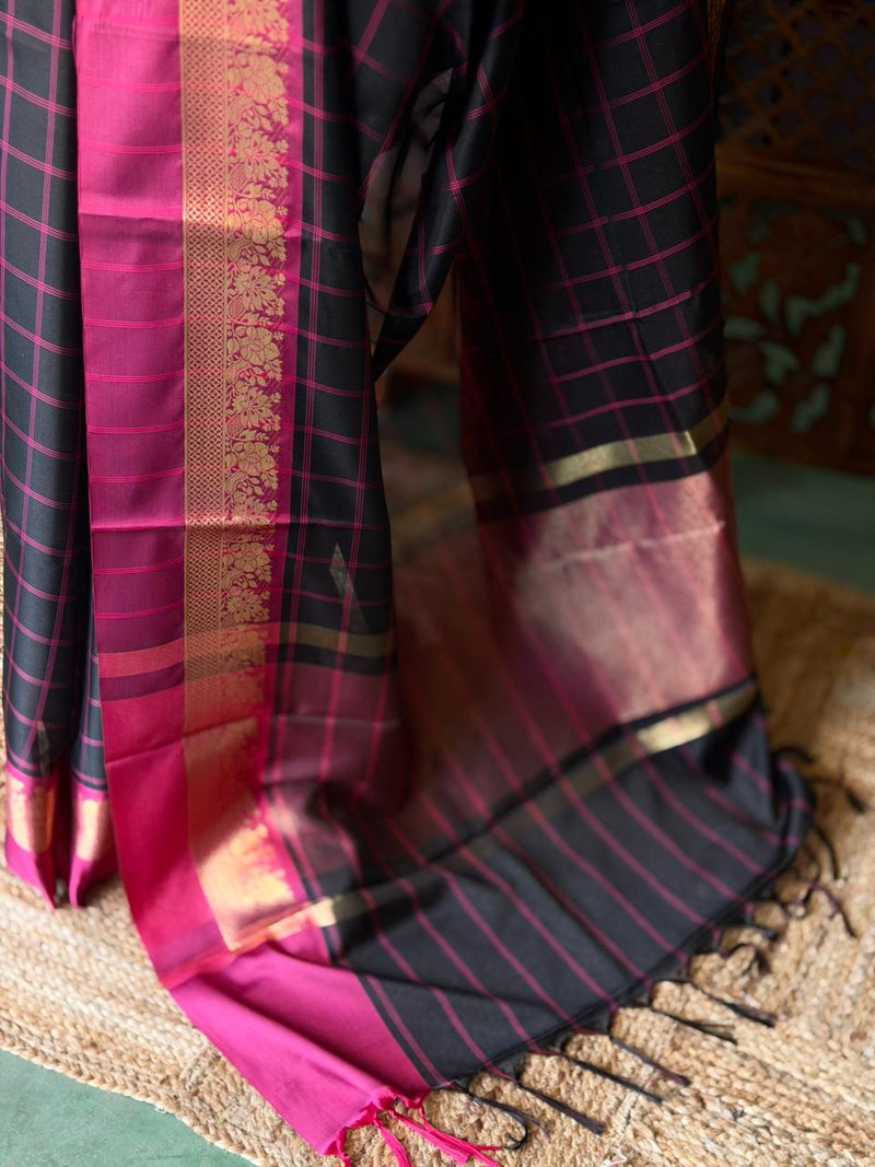 Black and magenta Semi banarasi silk saree - PIH89