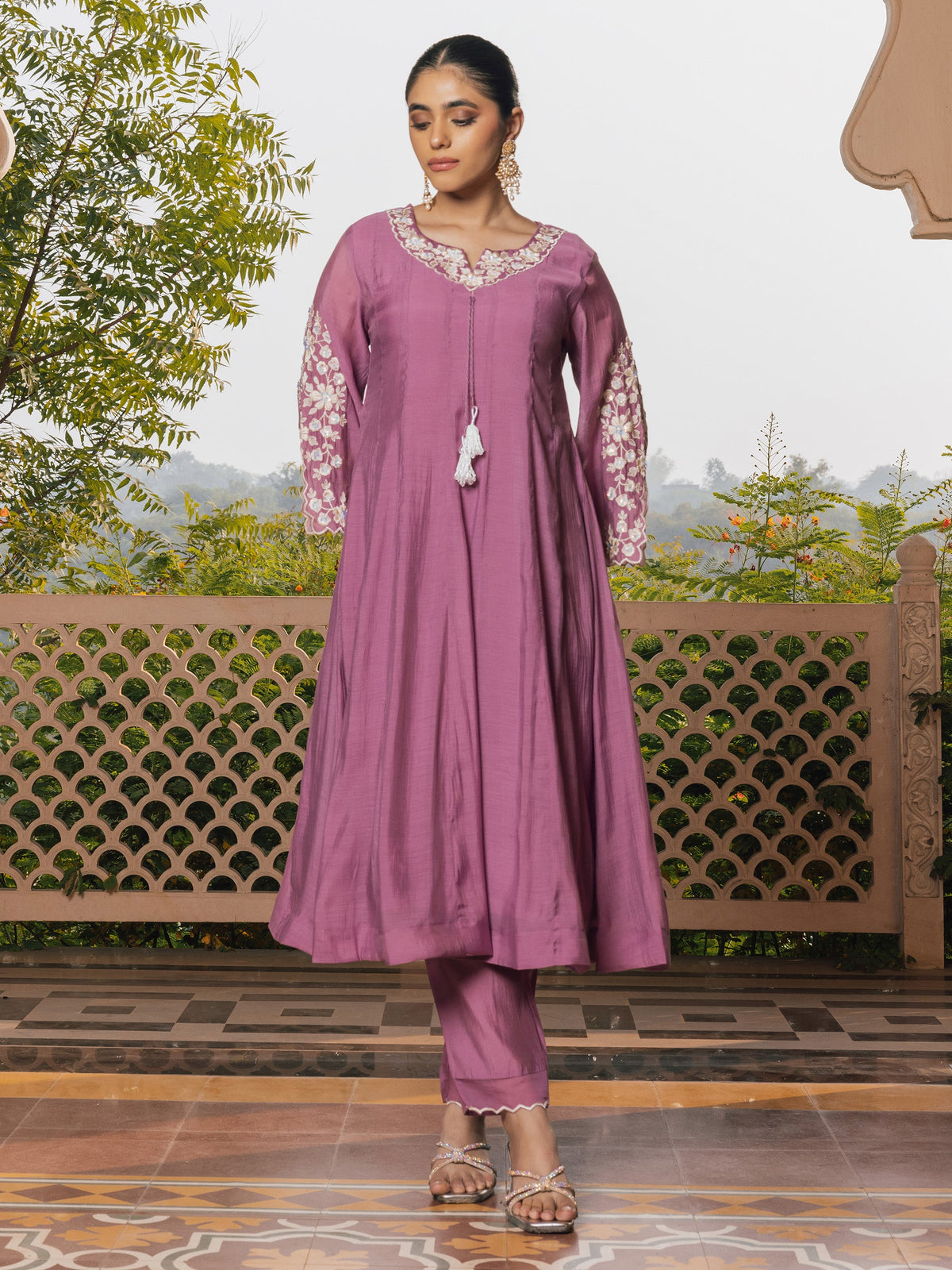 Kairavi Mul Chanderi Embroidered Suit Set