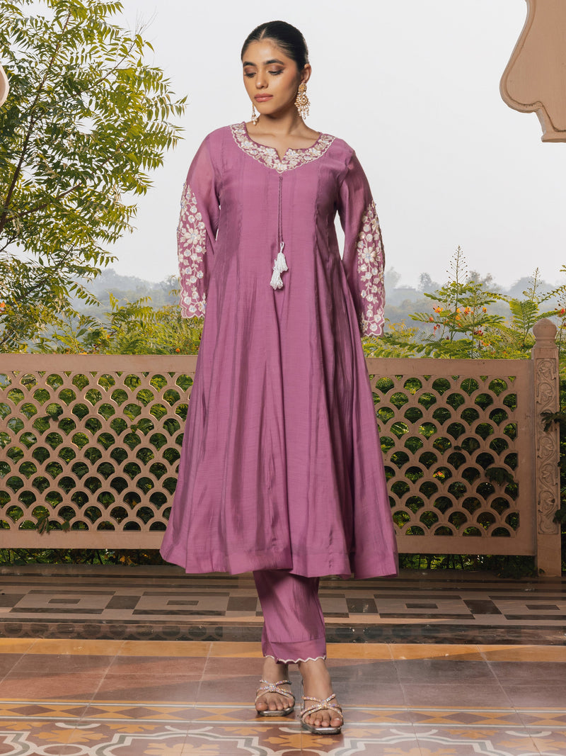 Kairavi Mul Chanderi Embroidered Suit Set