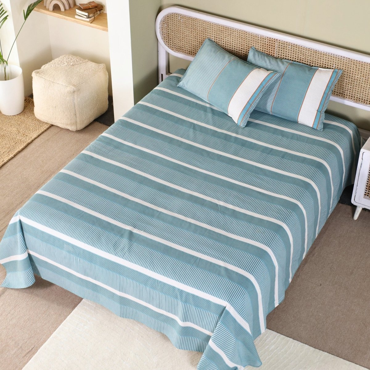 Hand Printed Cotton Bed sheet with Pillow Covers in Teal and Off White