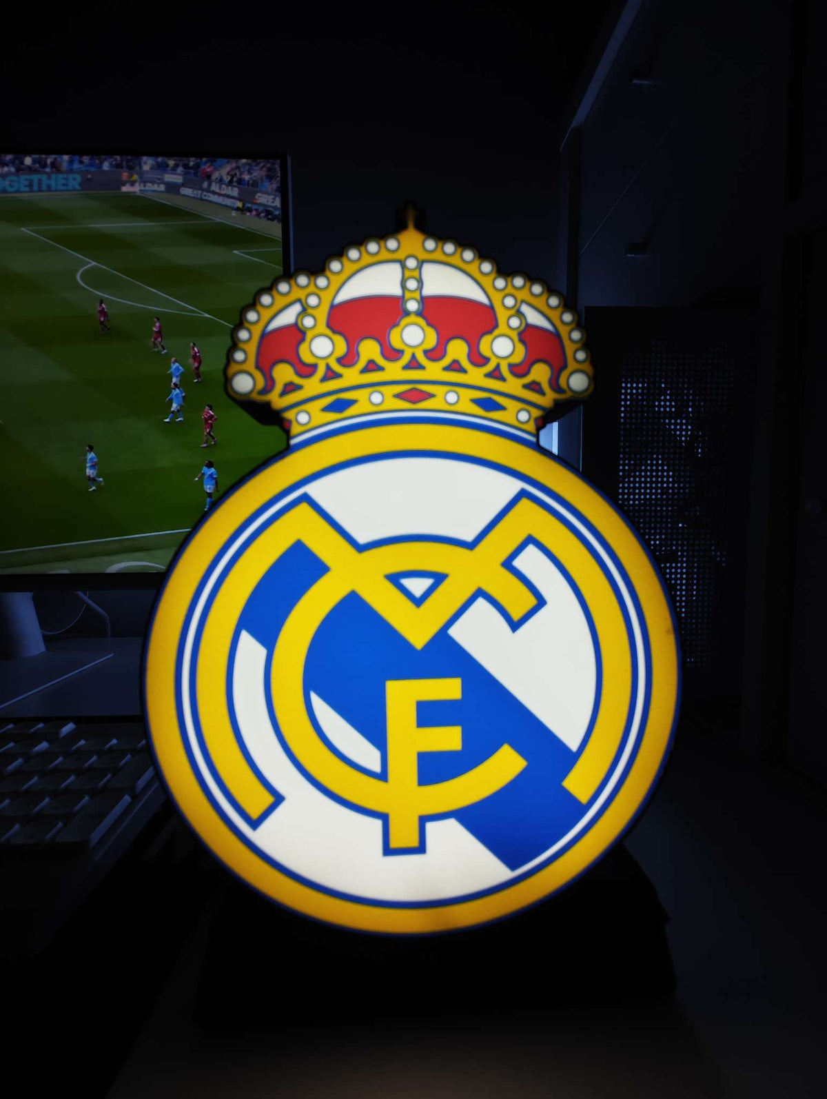 Real Madrid Football Club Desk Lamp – Premium LED Fan Edition Light - LED Neon Sign