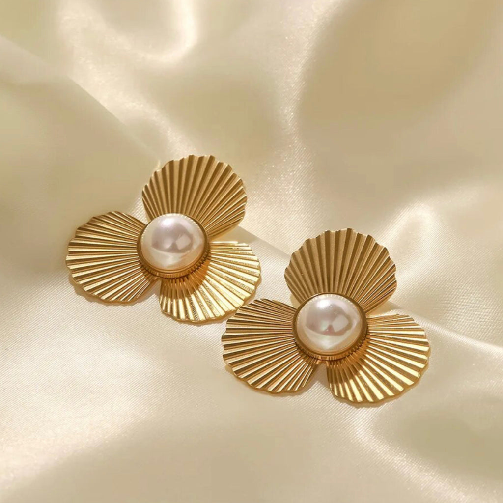 Shell Beads Flower Stud Earrings Women Lightweight India