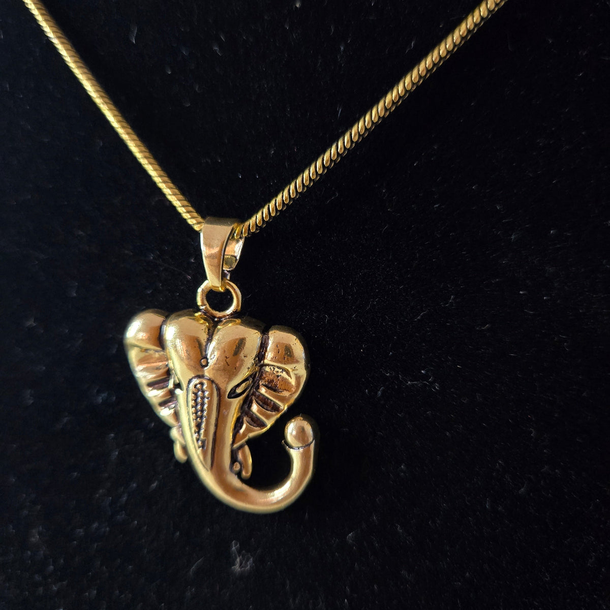 Ganesh Ji Pendant Gold Chain Close Up Men Jewellery