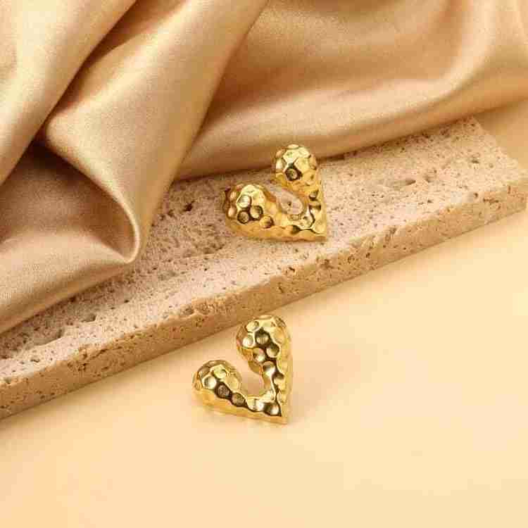18K Gold Hammered Heart Stud Earrings Close Up UniqueJewels