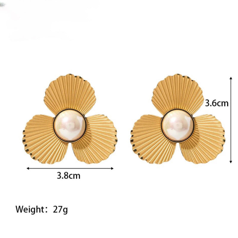 Gold Toned Shell Bead Flower Earrings Women Daily Wear