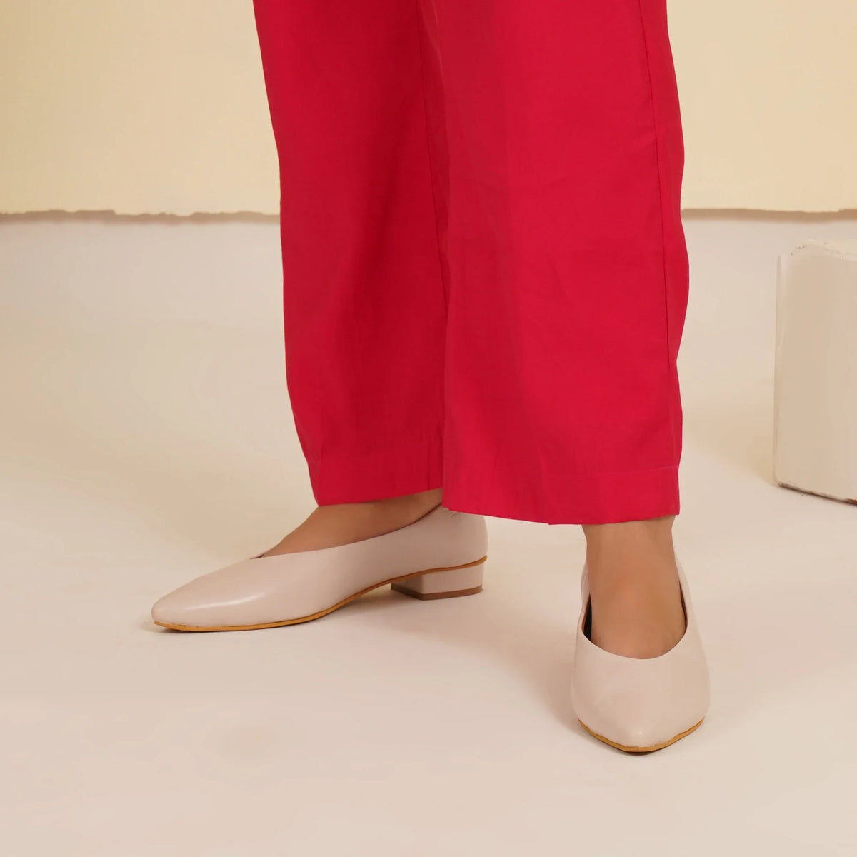 Original Pointed-Toe Off-White Ballerinas-1